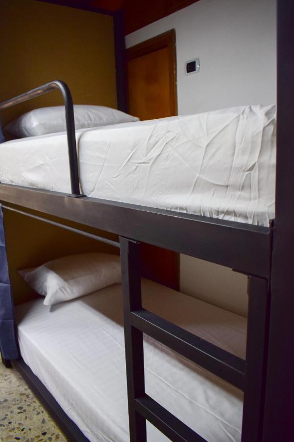 Area 51 Hostel Medellín Eksteriør billede